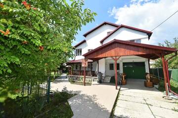 Фотографии Улучшенная вилла Виллы Villa Bravo Breaza г. Бряза (Румыния) №104 Фото номера Улучшенная вилла Виллы Villa Bravo Breaza г. Бряза 104