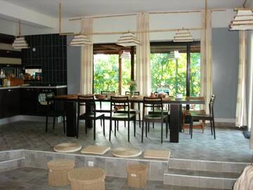 Фото номера Дом с 4 спальнями Дома для отпуска Pensiunea Bamboo - Villa г. Бряза 91
