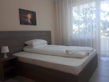 Фото номера Двухместный номер с 1 кроватью и балконом Отель Hotel Breaza г. Бряза 3