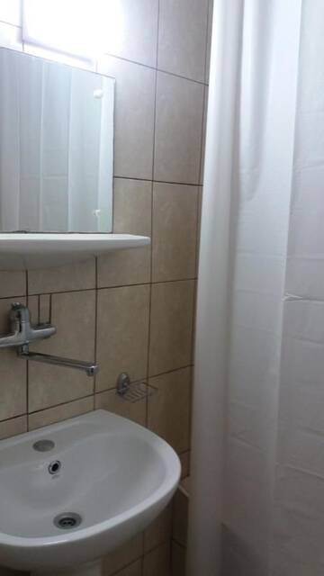 Фото номера Двухместный номер с 1 кроватью и балконом Отель Hotel Breaza г. Бряза 6