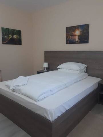 Фото номера Двухместный номер с 1 кроватью и балконом Отель Hotel Breaza г. Бряза 5