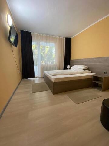 Фото номера Двухместный номер с 1 кроватью и балконом Отель Hotel Breaza г. Бряза 4